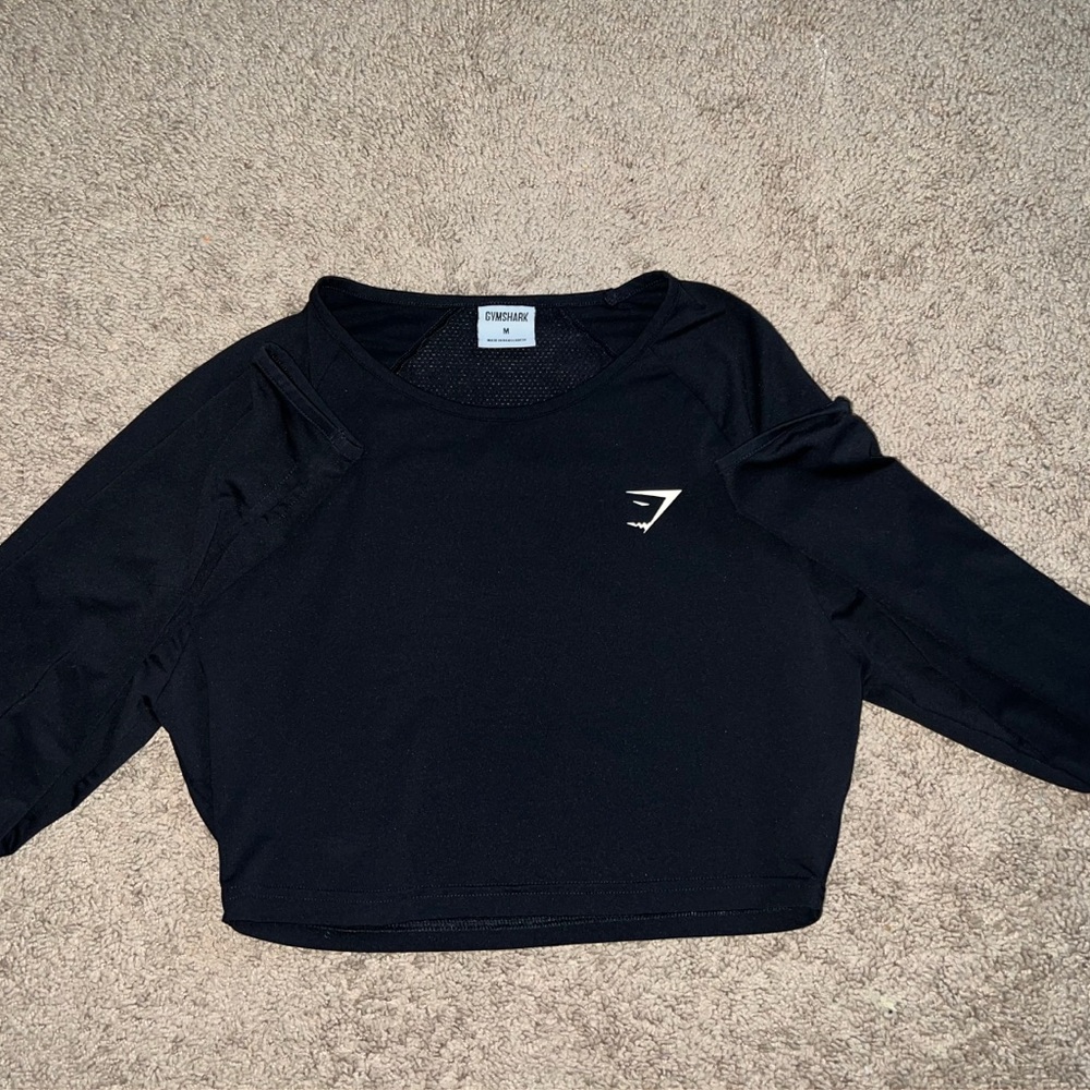 Gymshark Black Long-sleeve Crop (Medium)